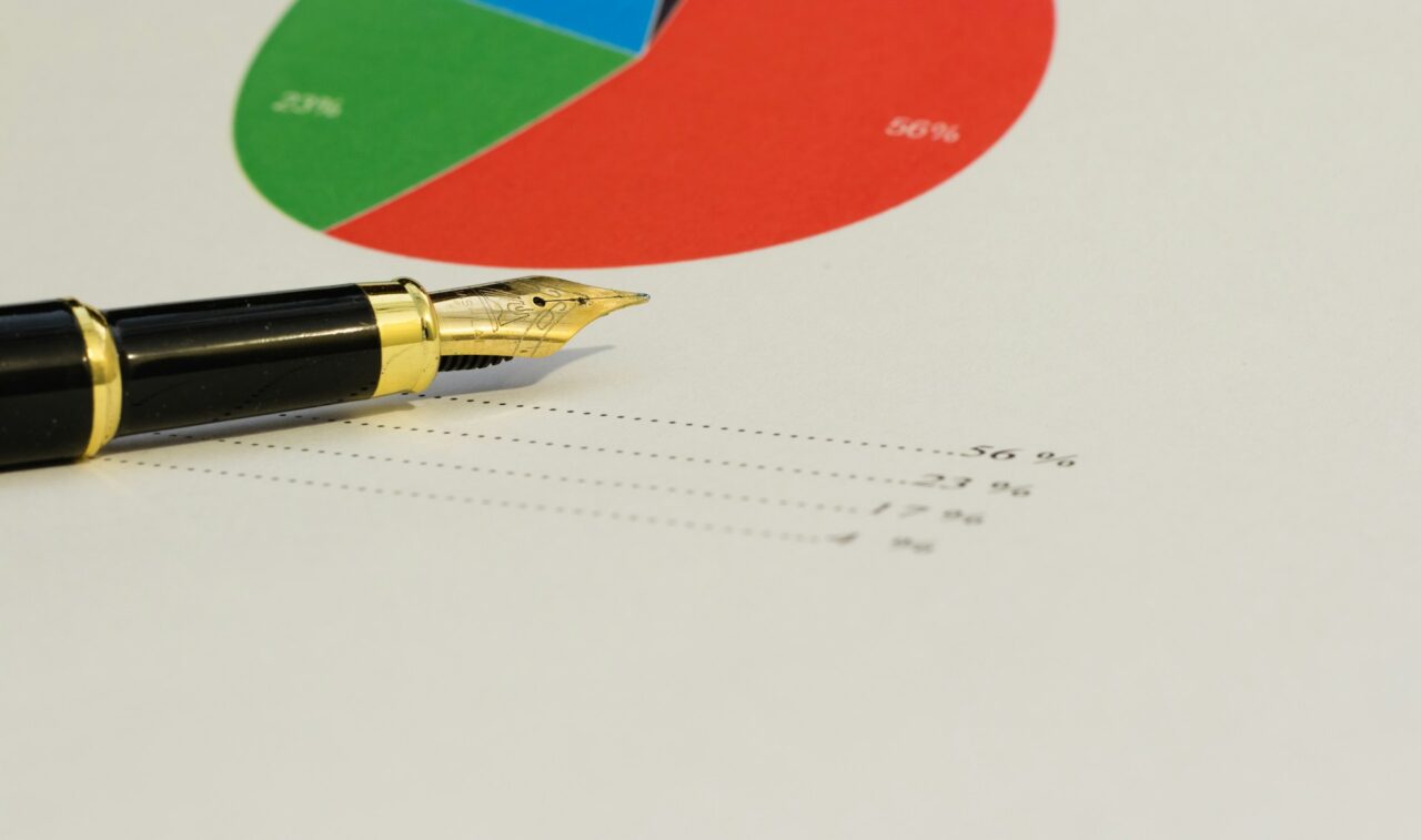 An image of a pen next to a pie chart. Learn how to create demand and win new audiences for Atlassian Marketplace app.